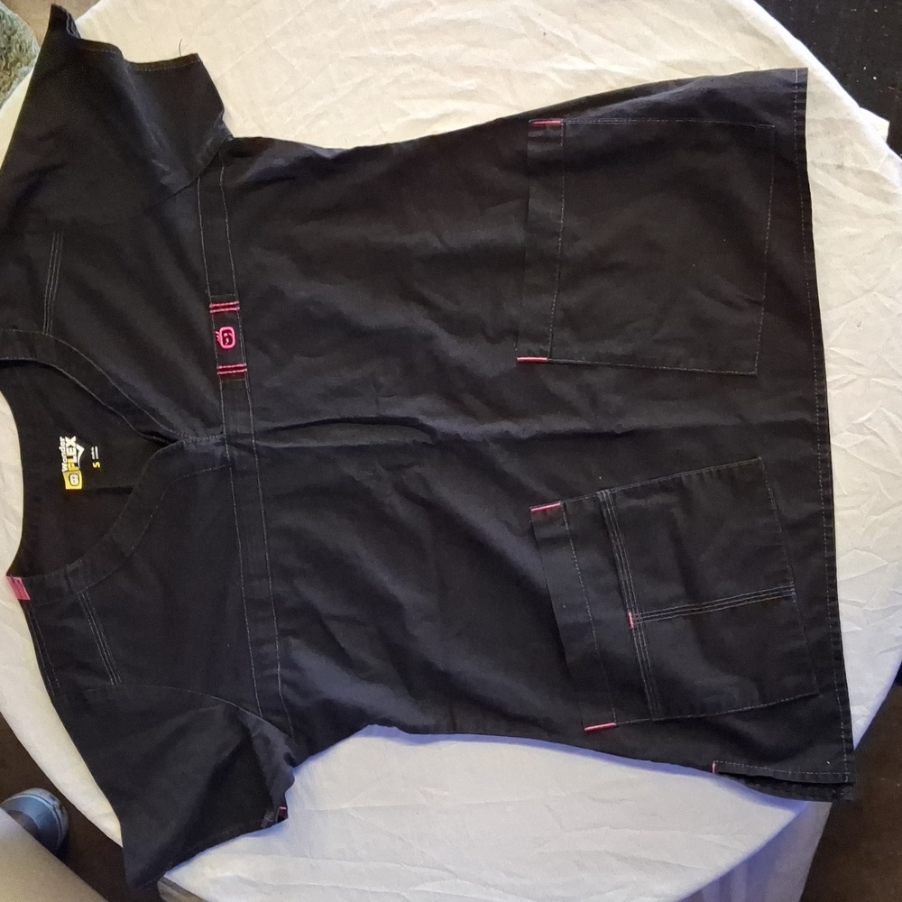 Wonder Flex Scrub Top